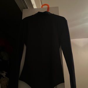 Aritzia black mock neck body suit never worn size small